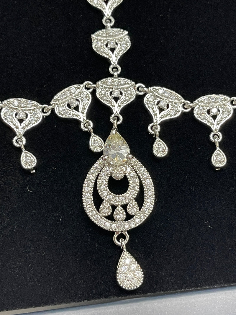 Bindiya Matha Patti Wedding Maang Tikka Headband Bindiya Hijab Jewellery Head Wear Head Chain Headpiece Head Tikka Length - Bindiya by GTA Desi Store
